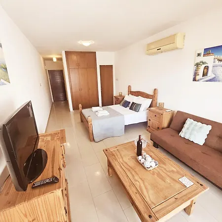 Pool View Studio, Shaded Balcony *