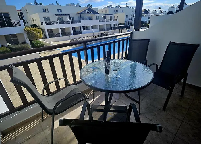 Apartament Pool View Studio, Shaded Balcony *