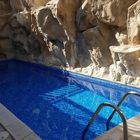 Pool View Studio, Shaded Balcony דירה *