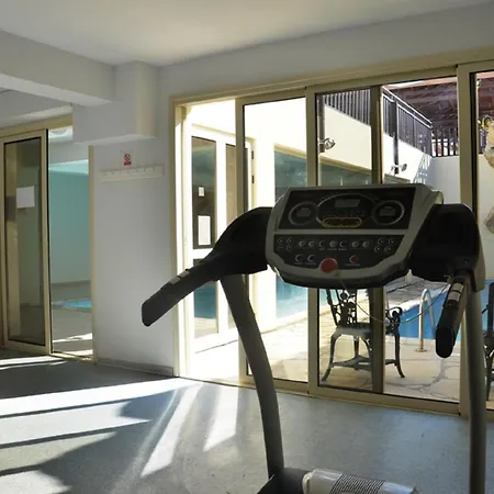 Pool View Studio, Shaded Balcony *