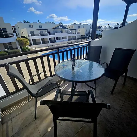 Apartment Pool View Studio, Shaded Balcony *