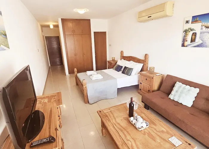 Pool View Studio, Shaded Balcony *