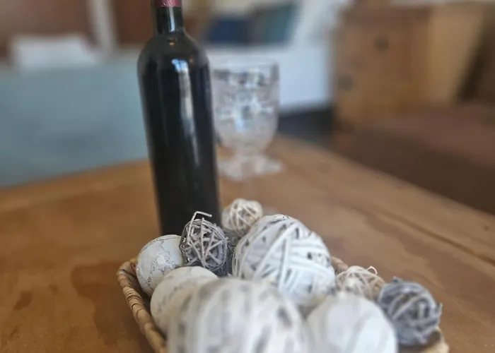 Pool View Studio, Shaded Balcony